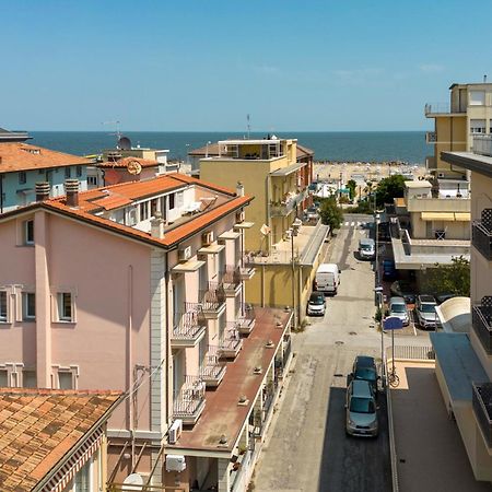 Residence Uno Studio&Suites Rimini Exterior photo