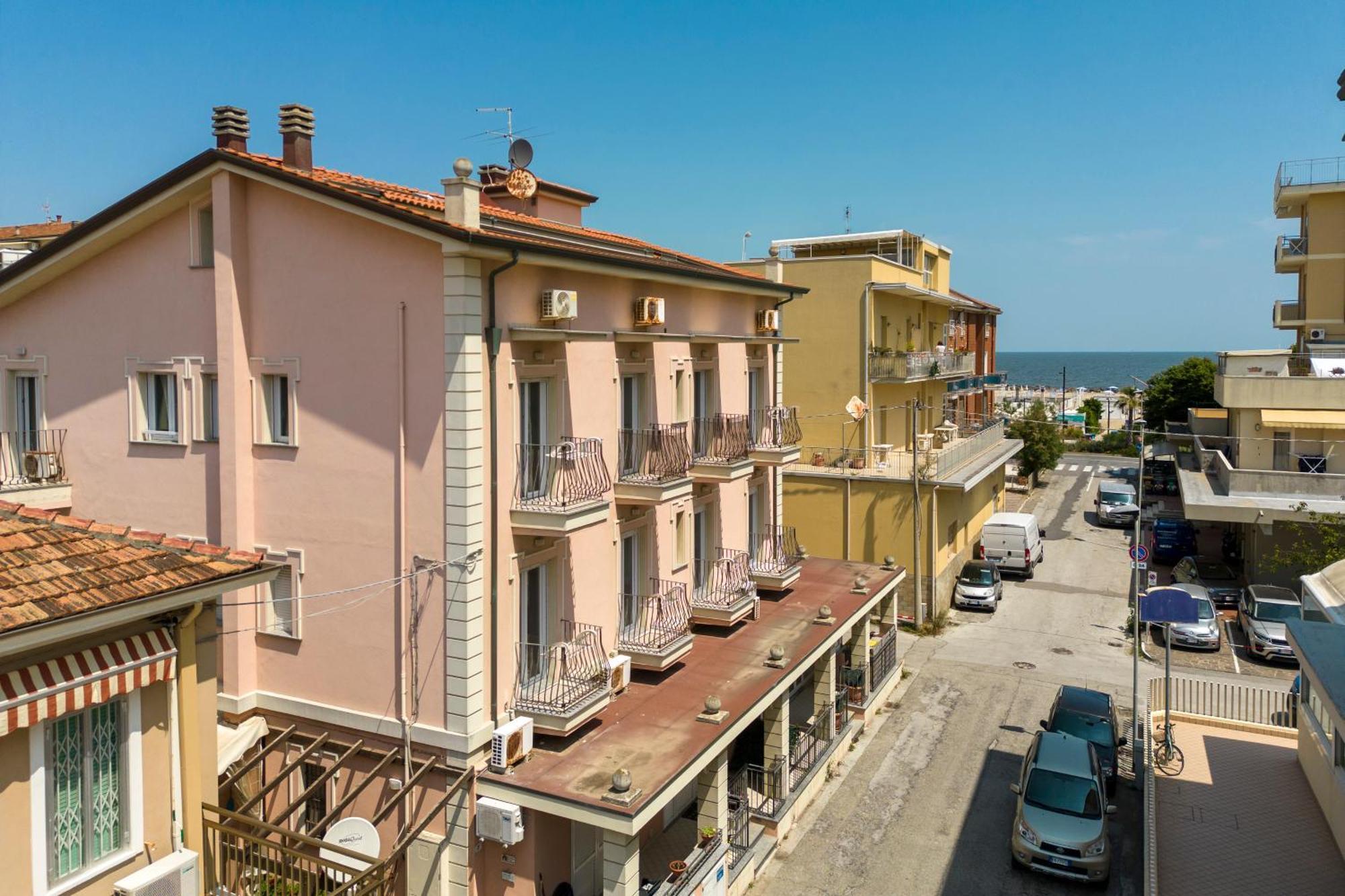 Residence Uno Studio&Suites Rimini Exterior photo
