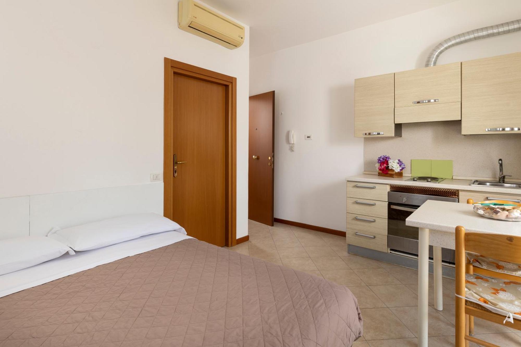 Residence Uno Studio&Suites Rimini Exterior photo