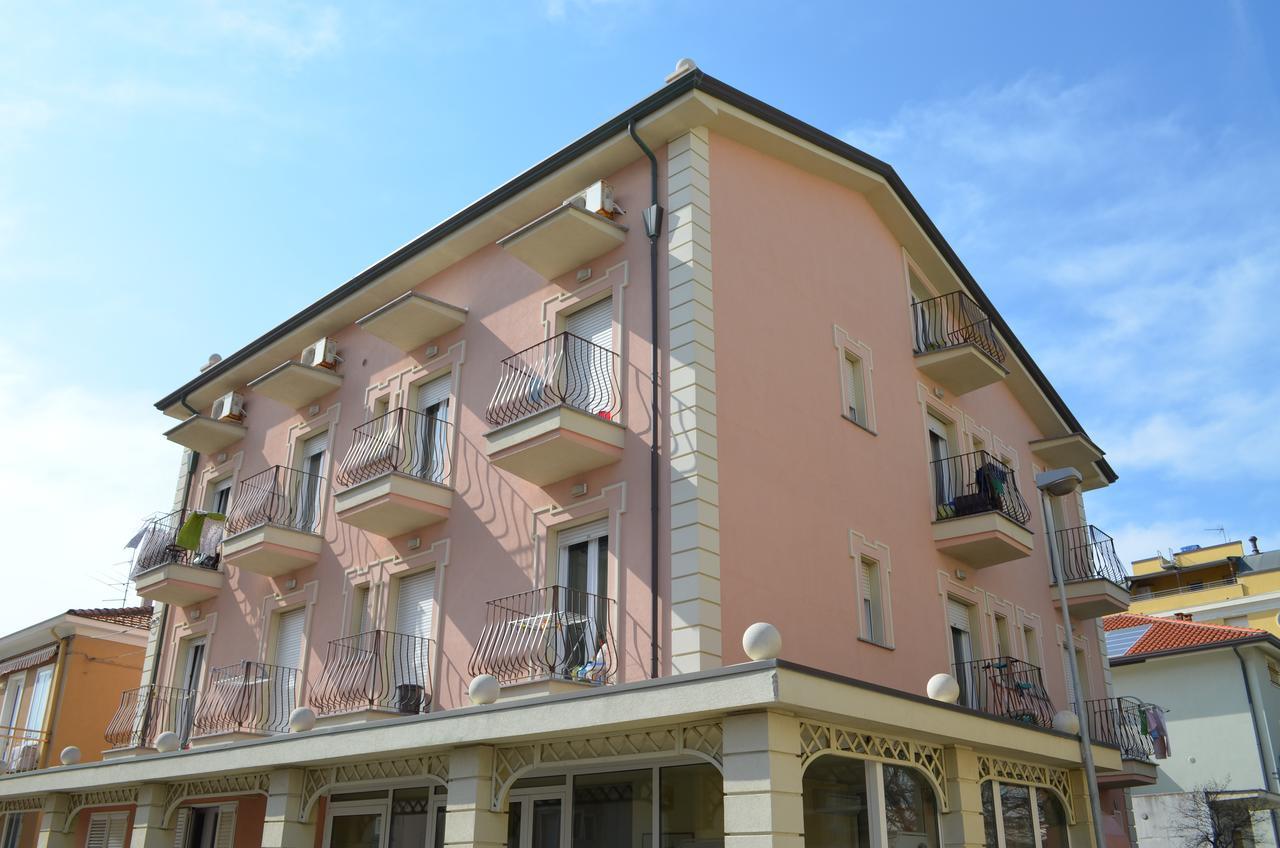 Residence Uno Studio&Suites Rimini Exterior photo