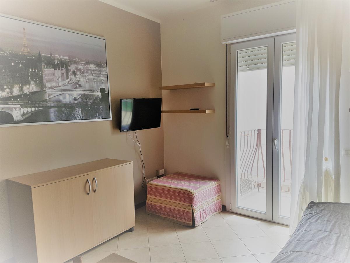 Residence Uno Studio&Suites Rimini Exterior photo
