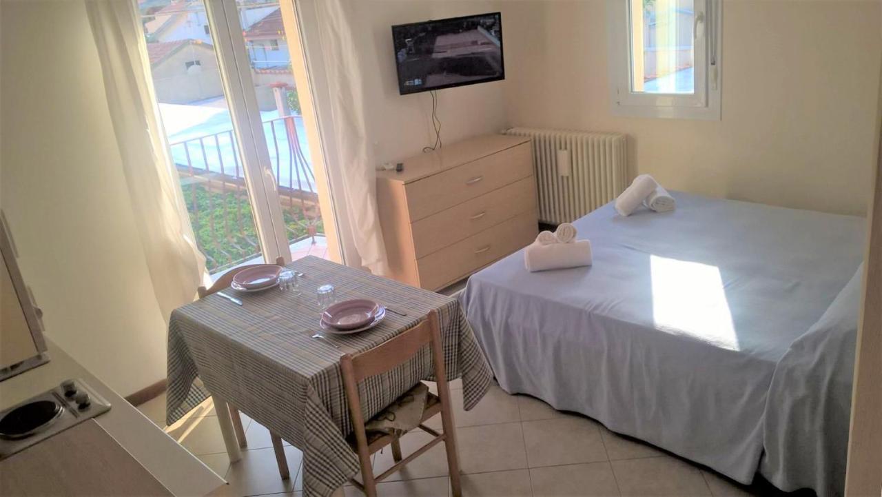 Residence Uno Studio&Suites Rimini Exterior photo